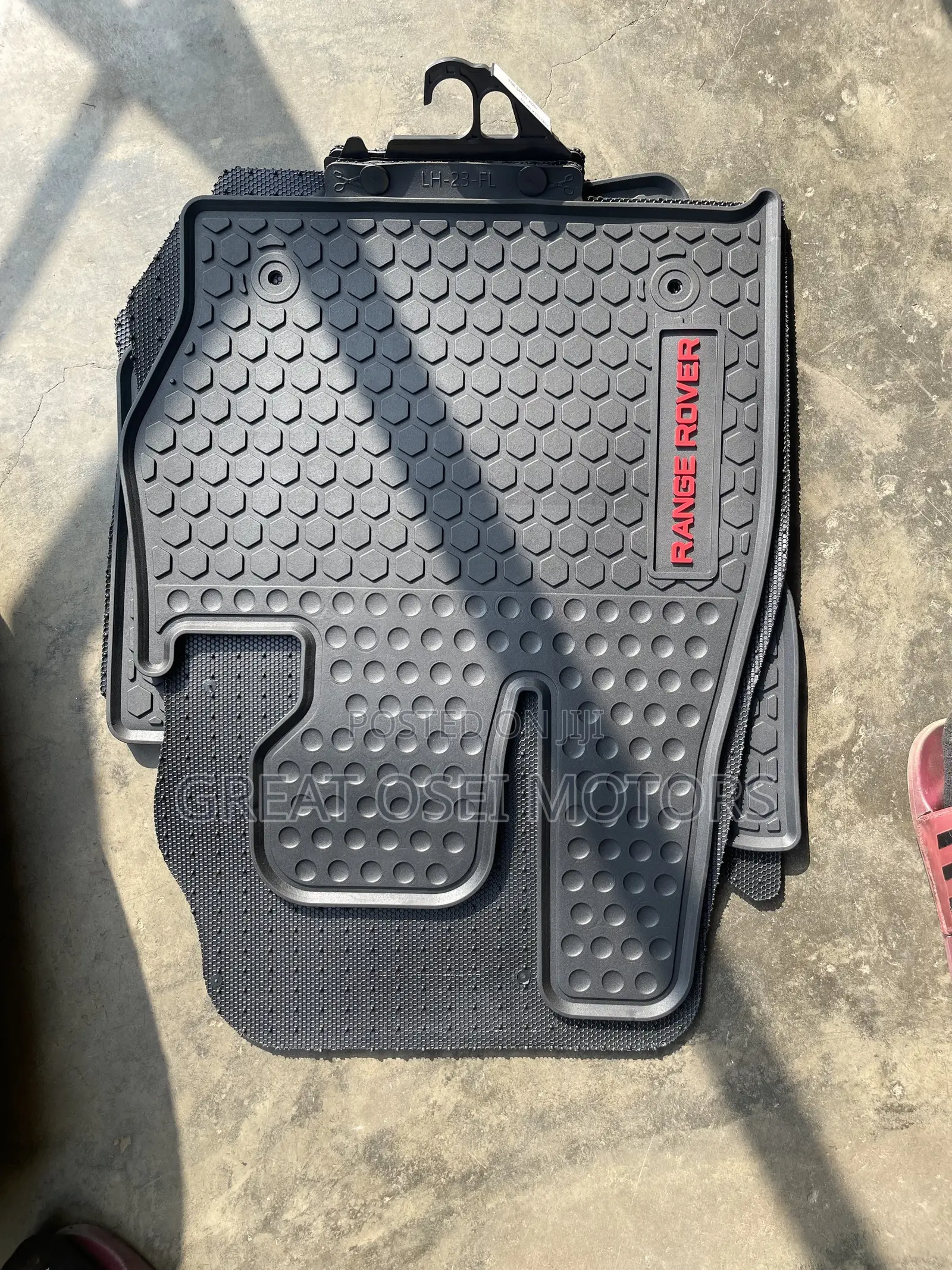 Range Rover Floor Mat or Carpet