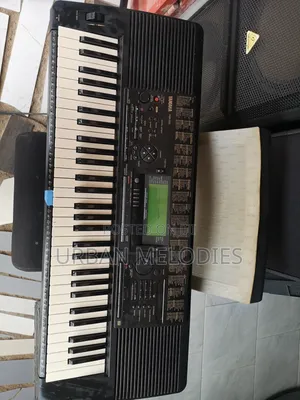Yamaha PSR-520 Portable Electronic Keyboard