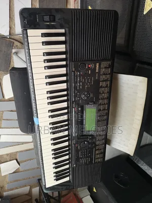 Yamaha PSR-520 Portable Electronic Keyboard