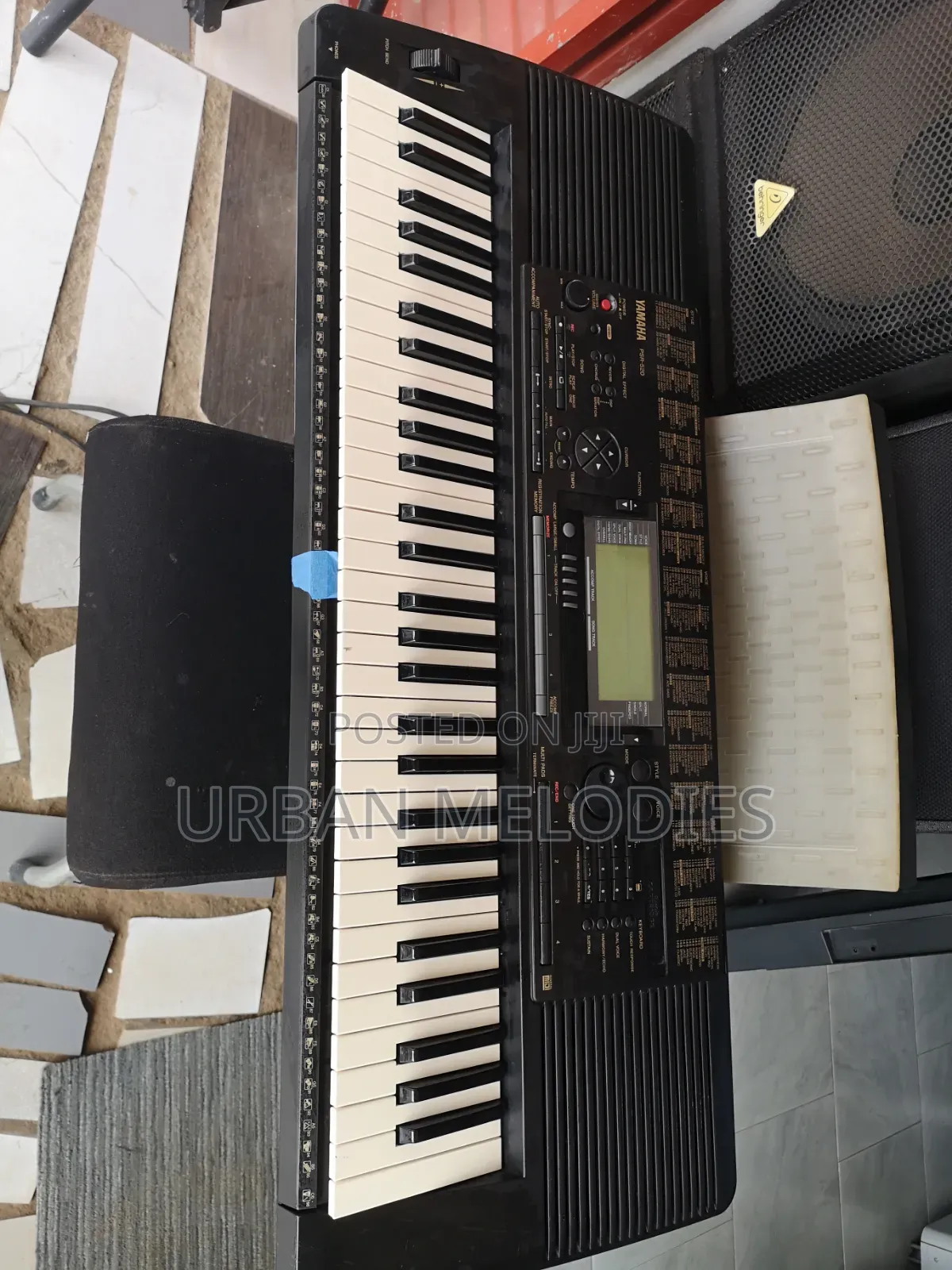 Yamaha PSR-520 Portable Electronic Keyboard