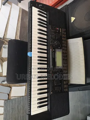 Yamaha PSR-520 Portable Electronic Keyboard