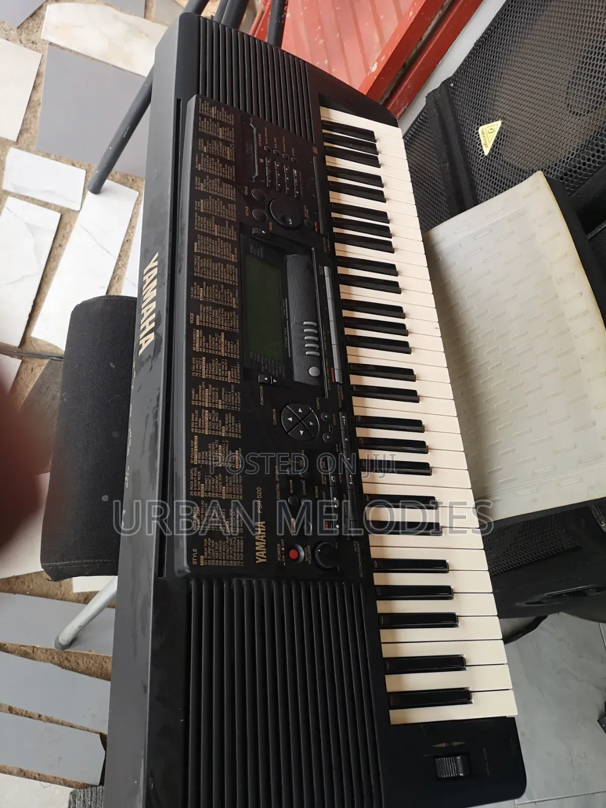 Yamaha PSR-520 Portable Electronic Keyboard
