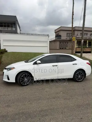 Toyota Corolla S 4dr Sedan (1.8L 4cyl CVT) 2015 White