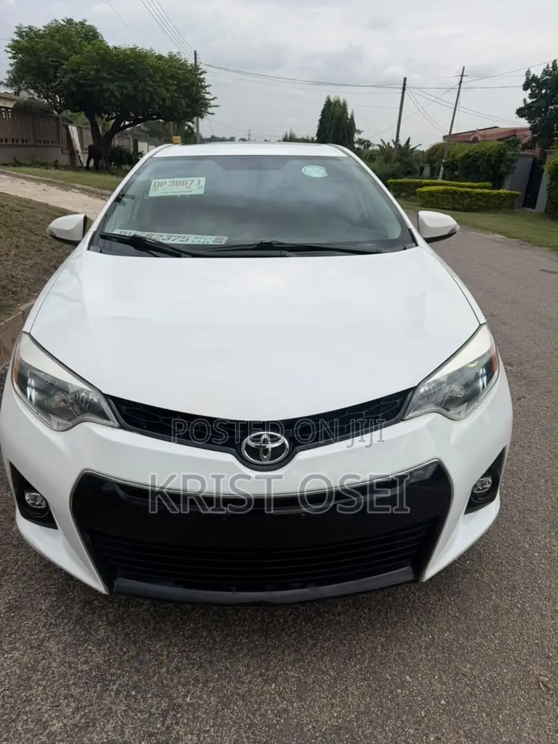 Toyota Corolla S 4dr Sedan (1.8L 4cyl CVT) 2015 White