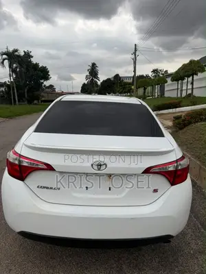 Toyota Corolla S 4dr Sedan (1.8L 4cyl CVT) 2015 White