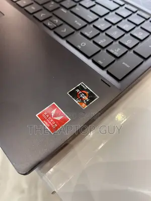 Laptop HP Envy 15 8GB AMD Ryzen 5 SSD 256GB