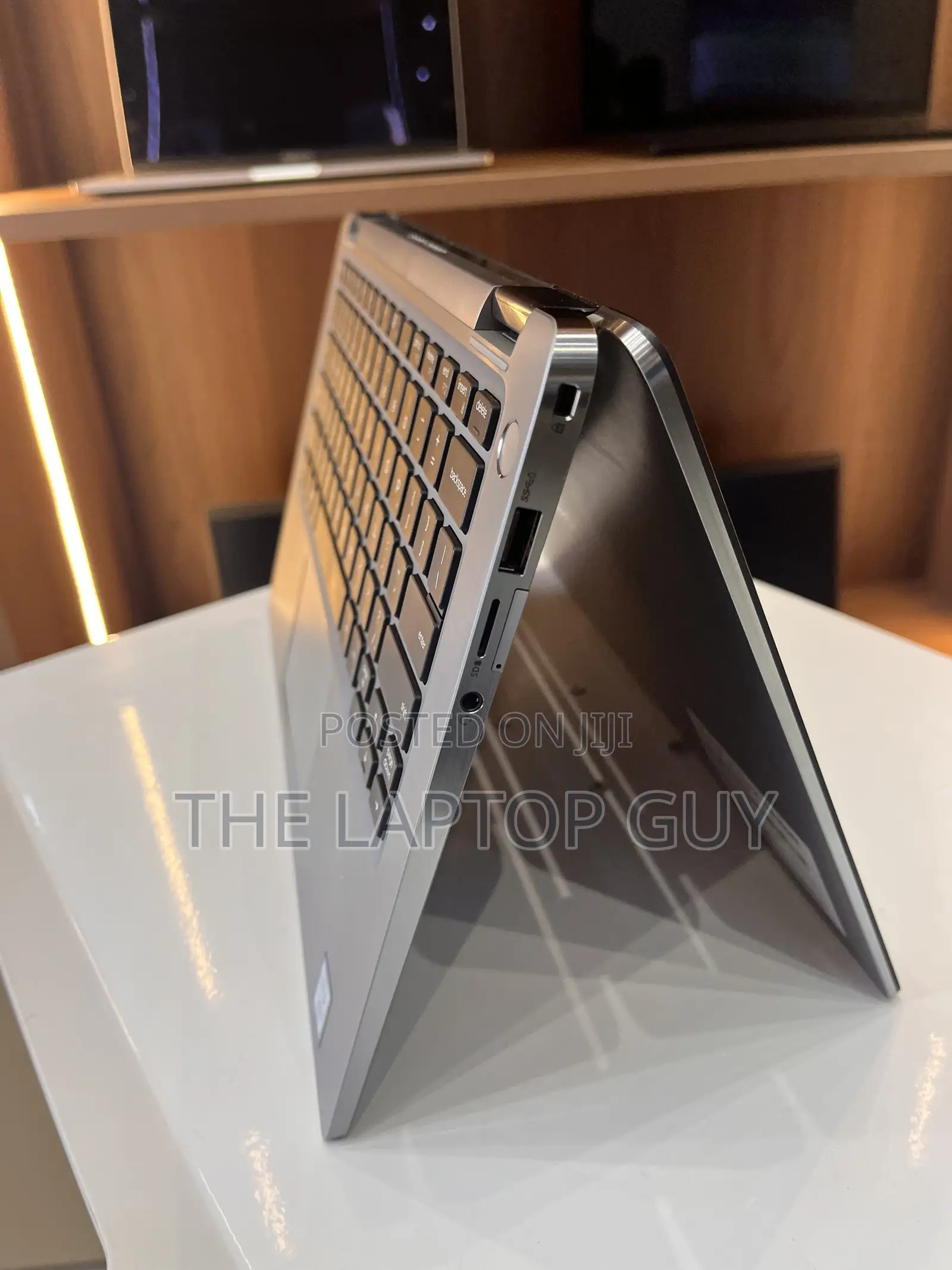 Laptop Dell Latitude 7400 2-in-1 8GB Intel Core i5 SSD 256GB