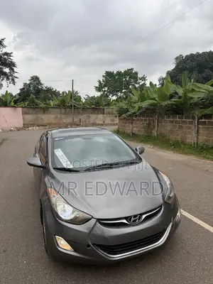 Hyundai Elantra Limited Sedan FWD (1.8L 4cyl 6A) 2013 Beige