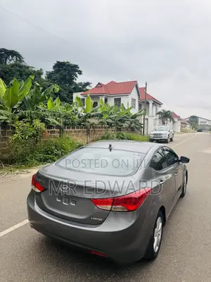 Hyundai Elantra Limited Sedan FWD (1.8L 4cyl 6A) 2013 Beige