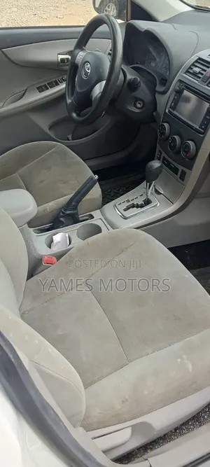 Toyota Corolla 2013 White