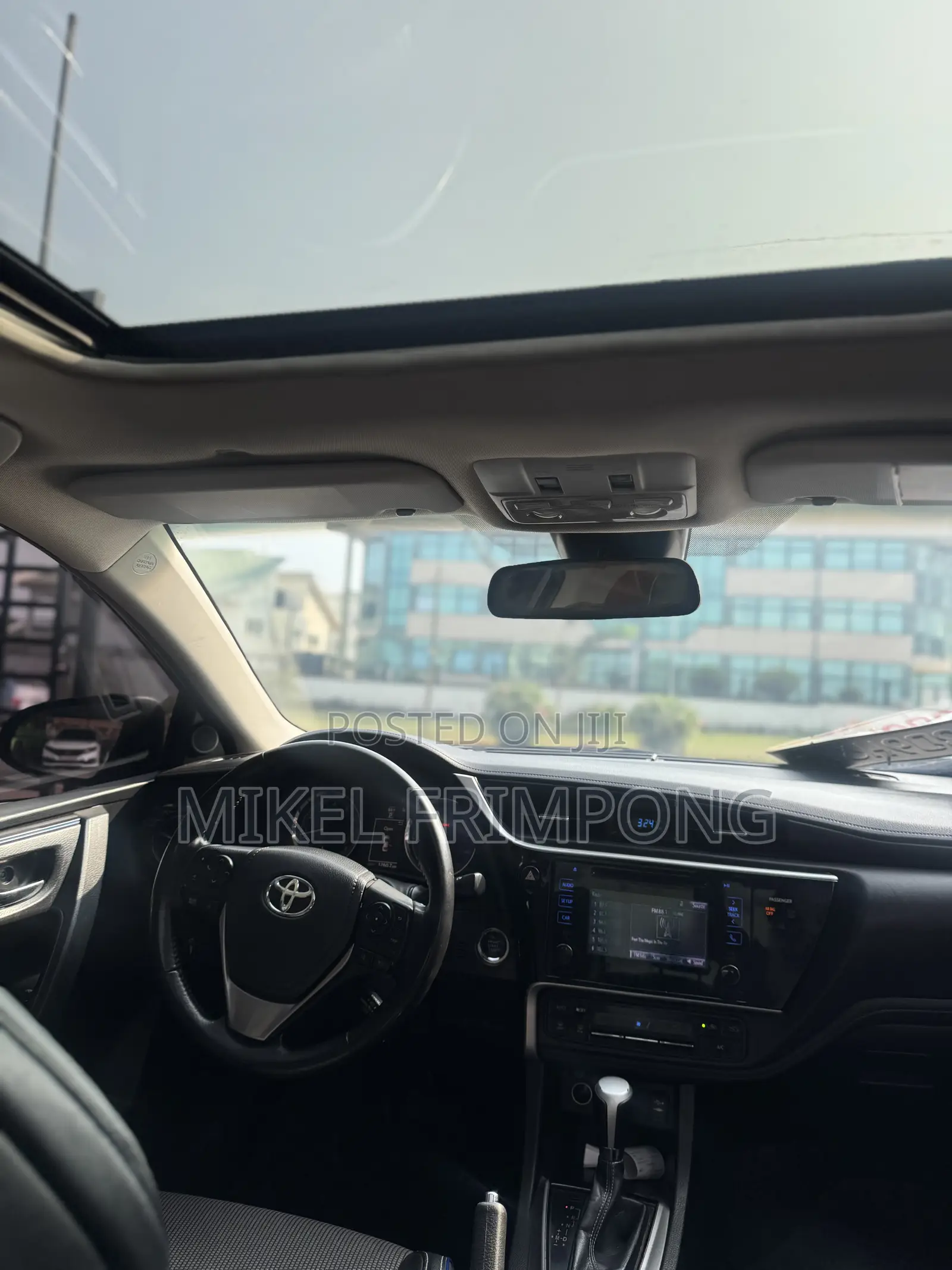 Toyota Corolla SE 4dr Sedan (1.8L 4cyl CVT) 2017 Gray