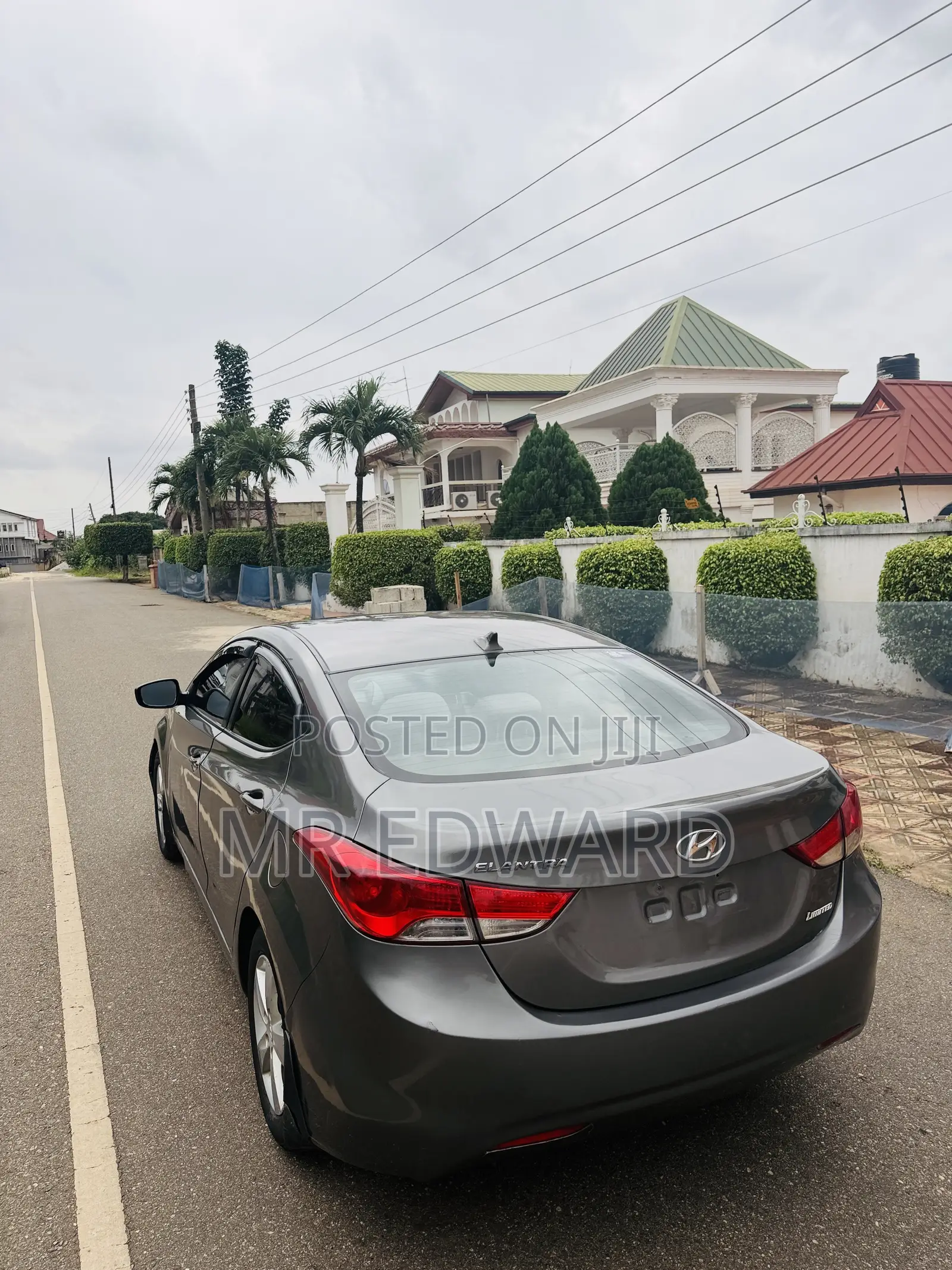 Hyundai Elantra Limited Sedan FWD (1.8L 4cyl 6A) 2013 Beige