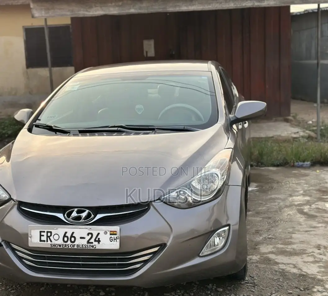Hyundai Elantra Limited Sedan FWD (1.8L 4cyl 6A) 2013 Gray