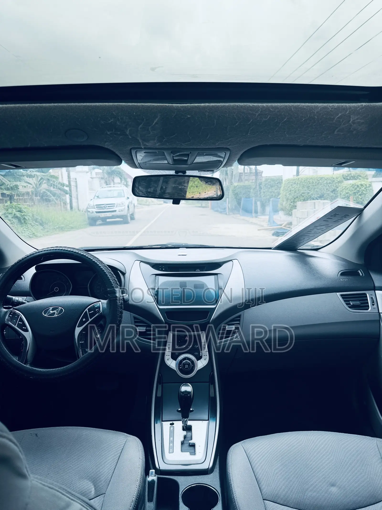 Hyundai Elantra Limited Sedan FWD (1.8L 4cyl 6A) 2013 Beige