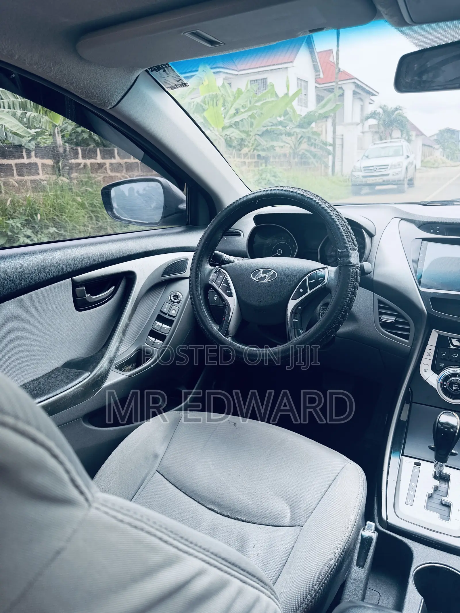 Hyundai Elantra Limited Sedan FWD (1.8L 4cyl 6A) 2013 Beige