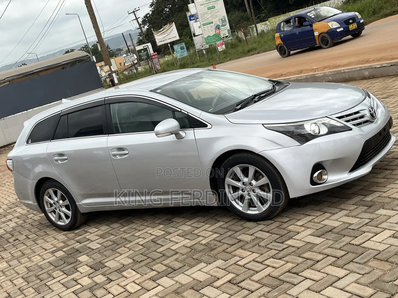 Toyota Avensis 2014 Silver