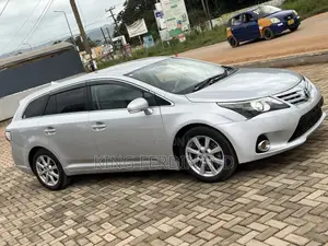 Toyota Avensis 2014 Silver