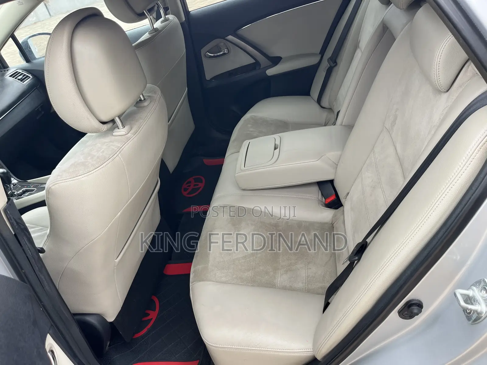 Toyota Avensis 2014 Silver