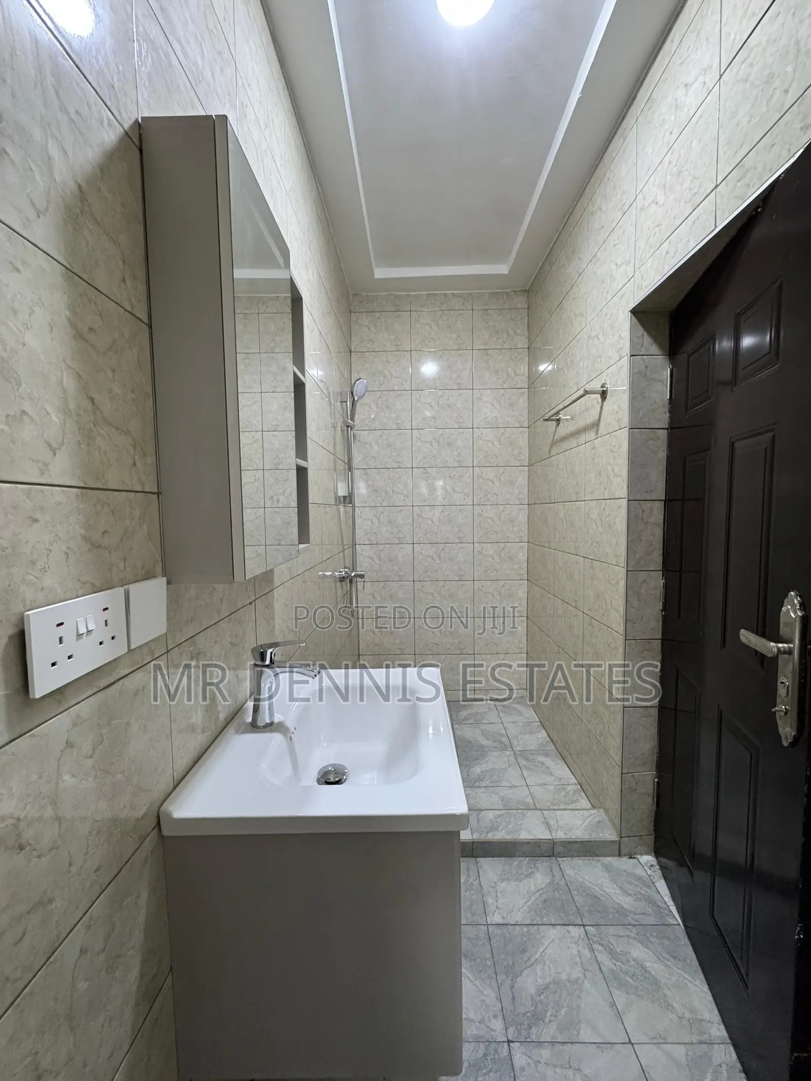 2bdrm Apartment in Westhills Mall for rent