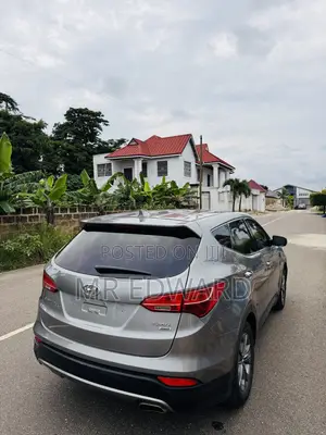 Hyundai Santa Fe SE AWD 2016 Beige