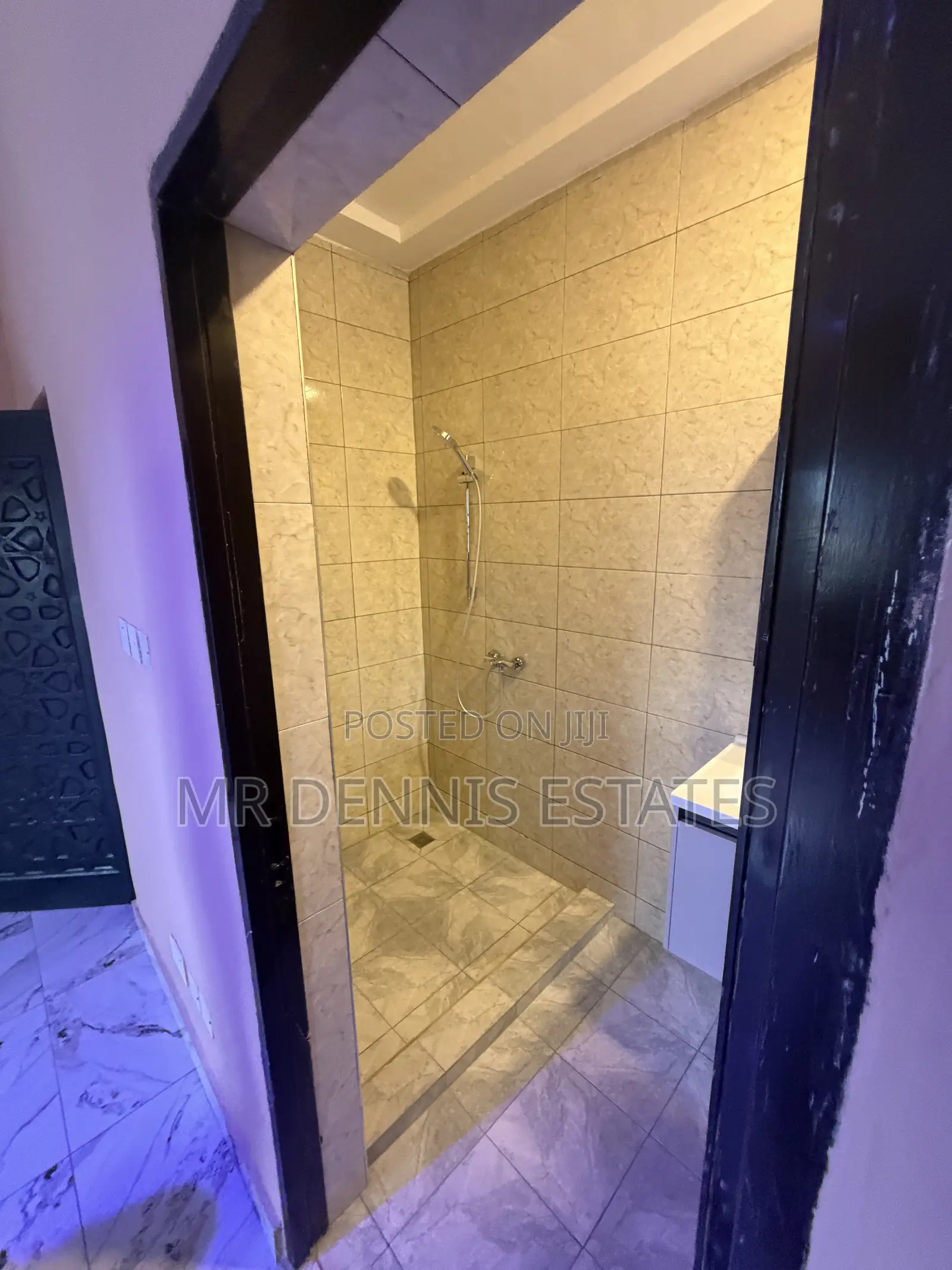 2bdrm Apartment in Westhills Mall for rent