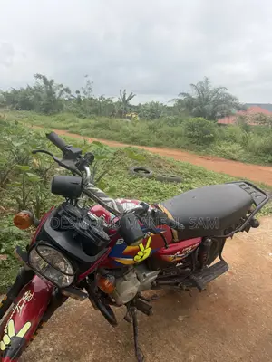 Bajaj Boxer 150 UG 2025 Red