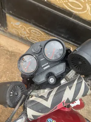 Bajaj Boxer 150 UG 2025 Red