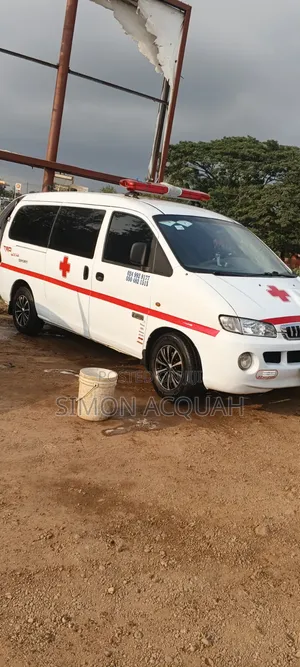 Hyundai H1 2005 White
