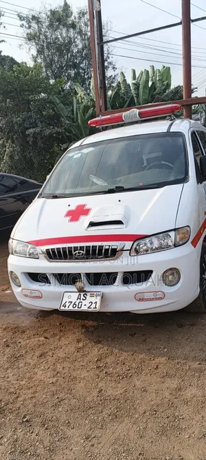 Hyundai H1 2005 White
