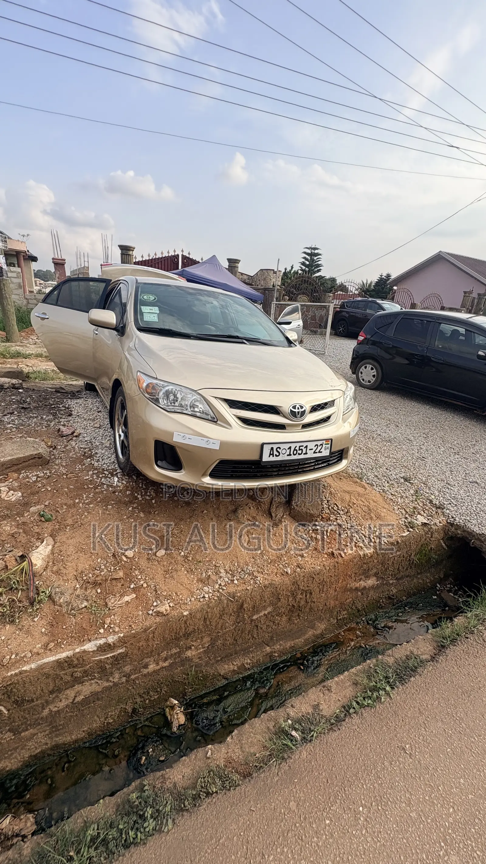 Toyota Corolla LE 4dr Sedan (1.8L 4cyl 4A) 2013 Beige