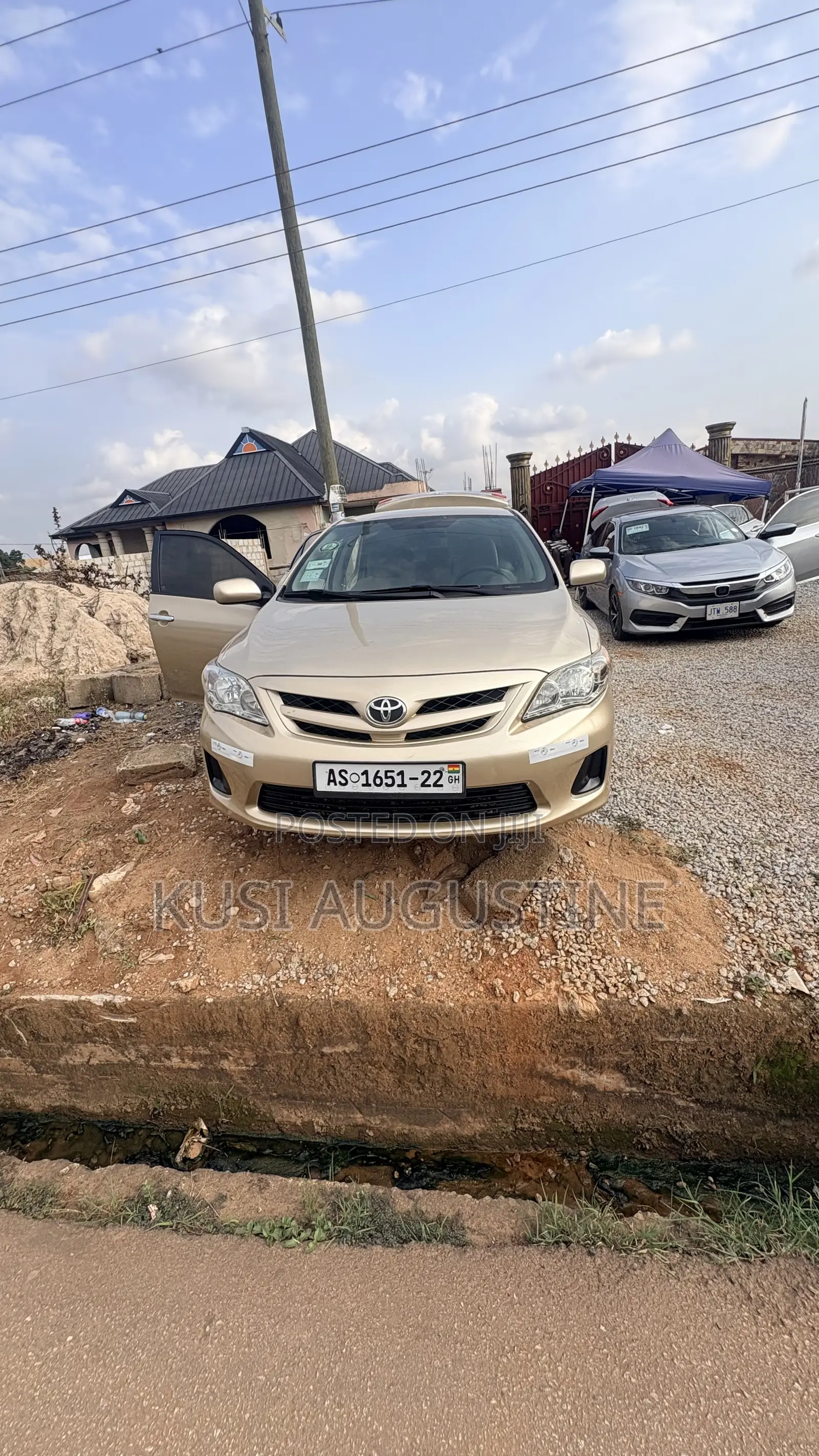 Toyota Corolla LE 4dr Sedan (1.8L 4cyl 4A) 2013 Beige