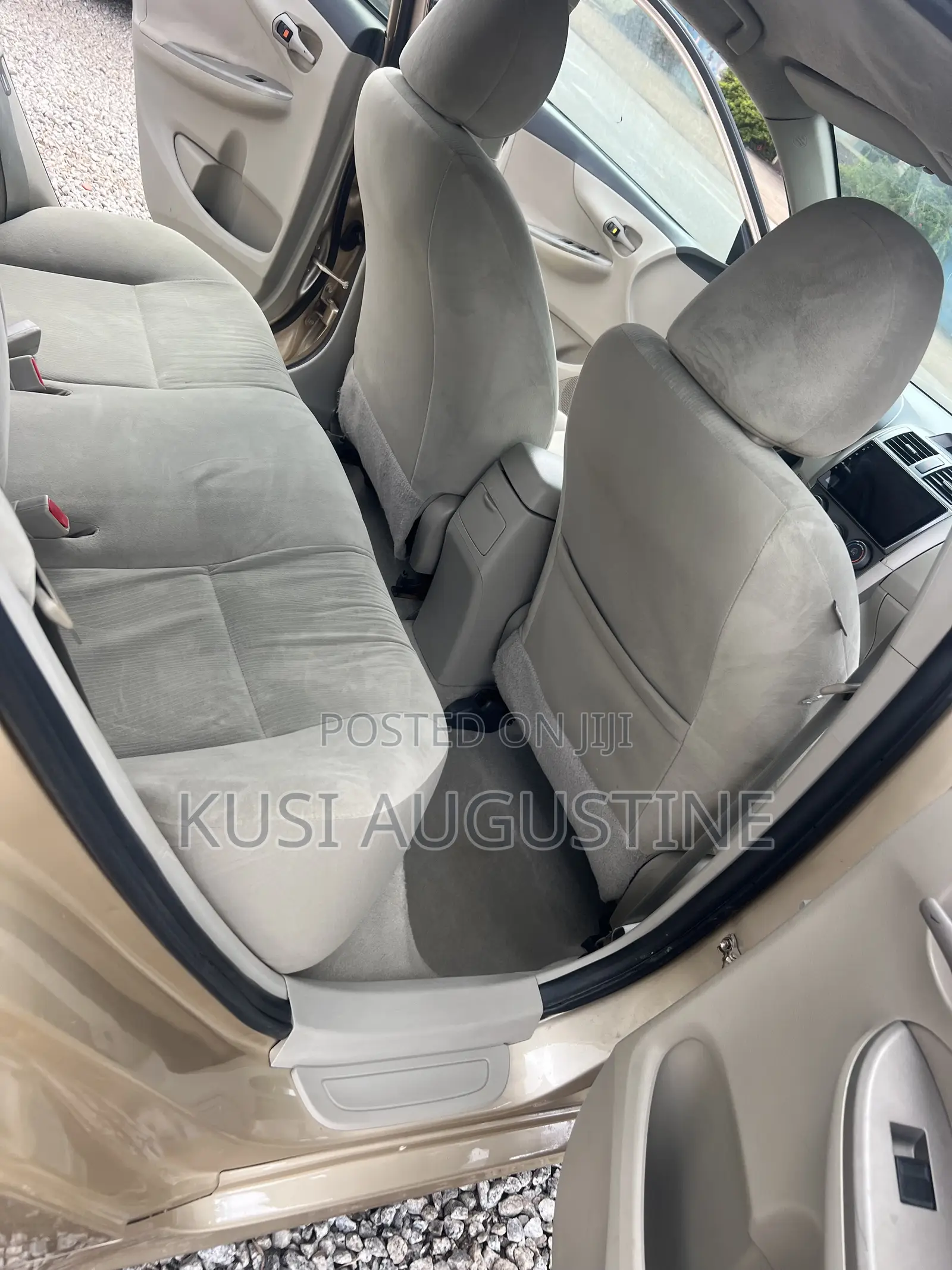 Toyota Corolla LE 4dr Sedan (1.8L 4cyl 4A) 2013 Beige