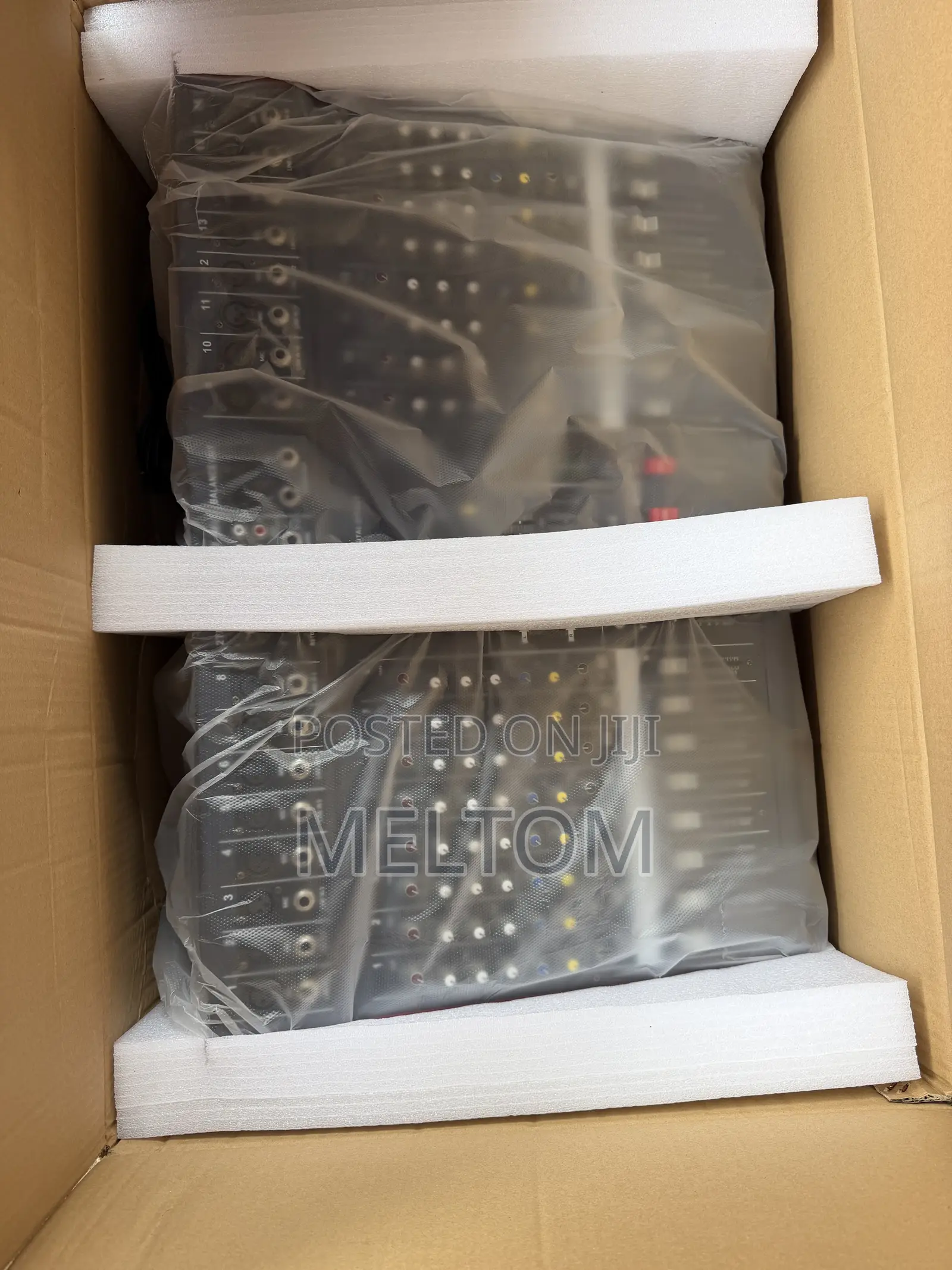 This Is the Yamaha BIX-1600USB 16Channels Powered Mixer 3000W