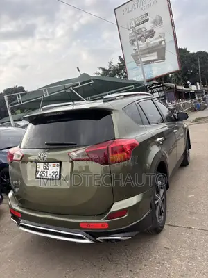 Toyota RAV4 Limited AWD (2.5L 4cyl 6A) 2016 Green