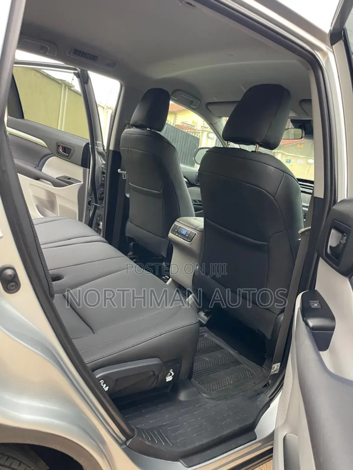 Toyota Highlander LE Plus 2019 Gray