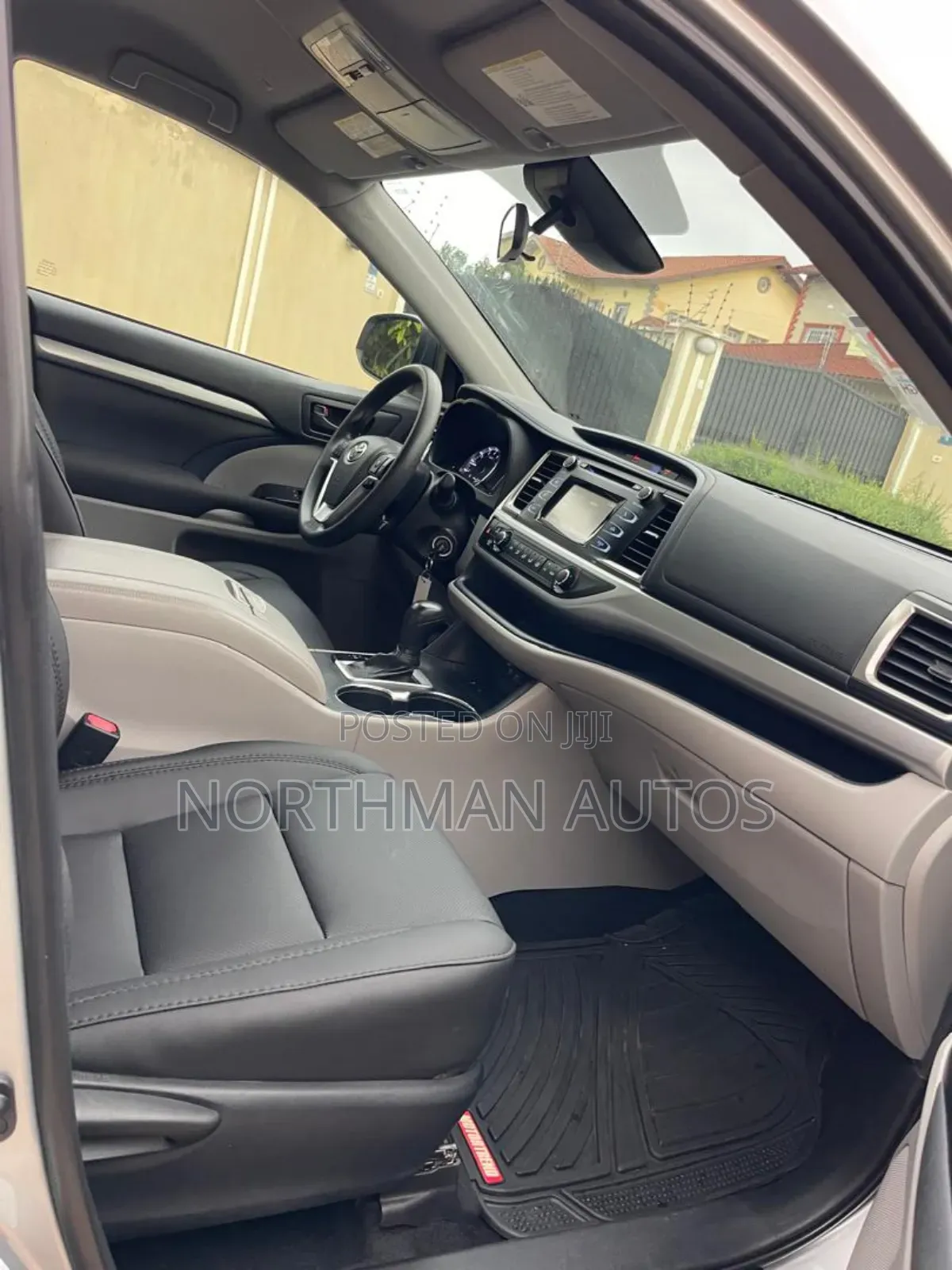 Toyota Highlander LE Plus 2019 Gray