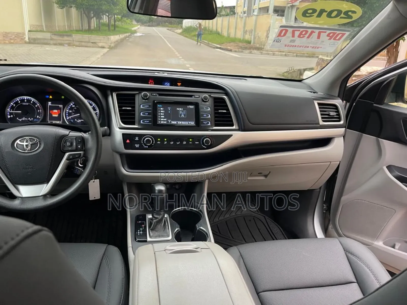 Toyota Highlander LE Plus 2019 Gray
