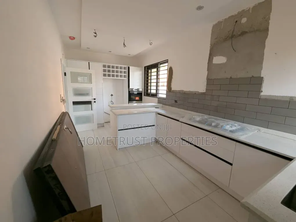 4bdrm Duplex in Achimota Tantra, Unity Closed for sale