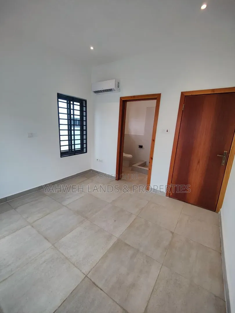 3bdrm House in Adenta New Site for sale