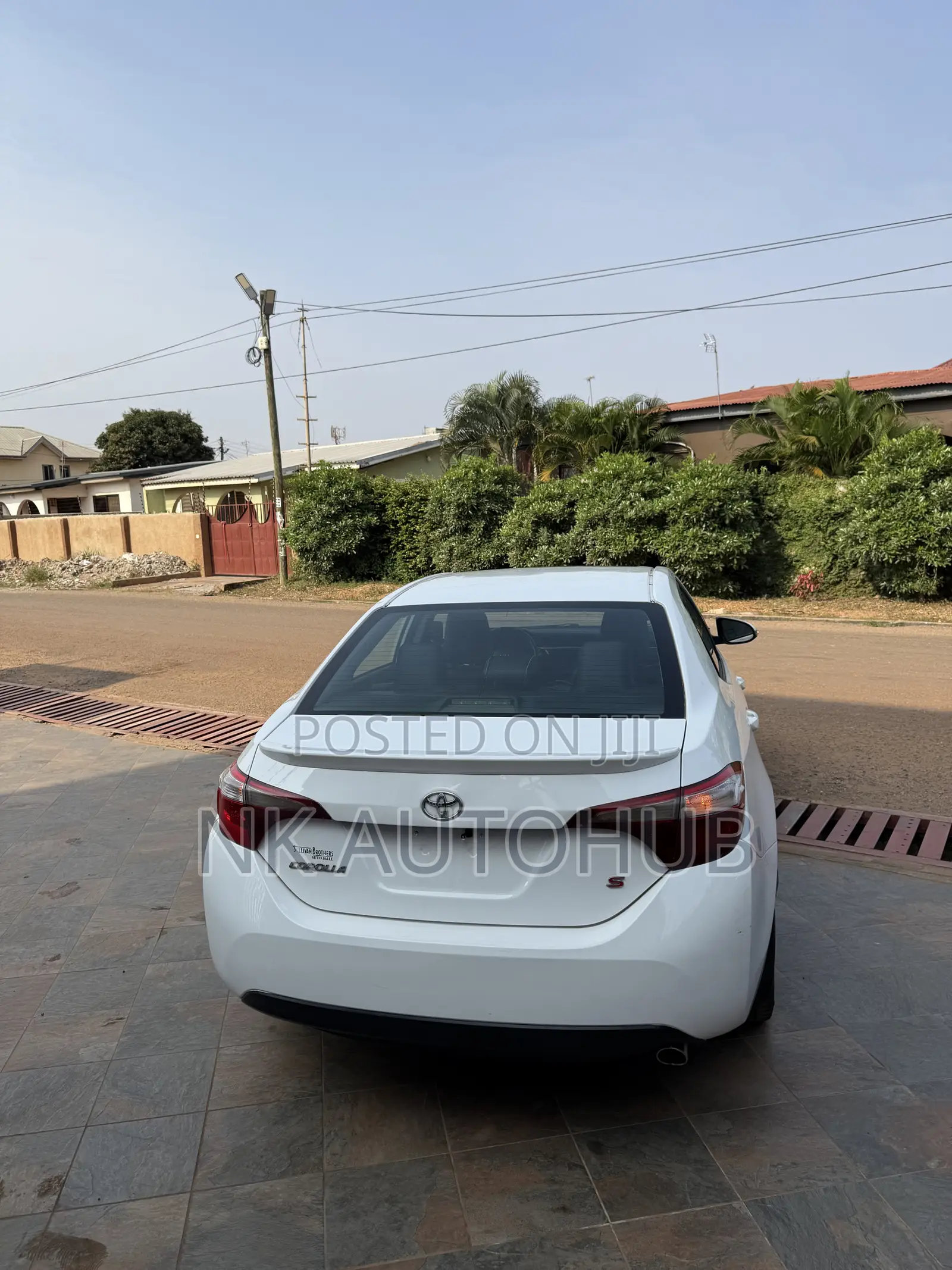 Toyota Corolla S 4dr Sedan (1.8L 4cyl CVT) 2015 White