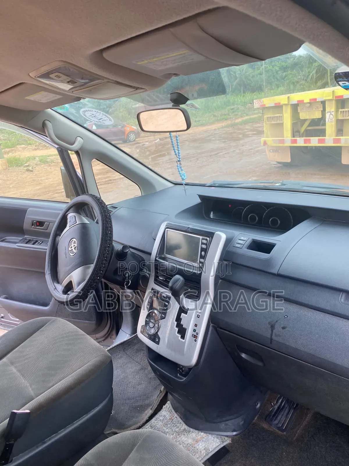 Toyota Voxy 2010 Gray