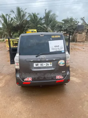 Toyota Voxy 2010 Gray