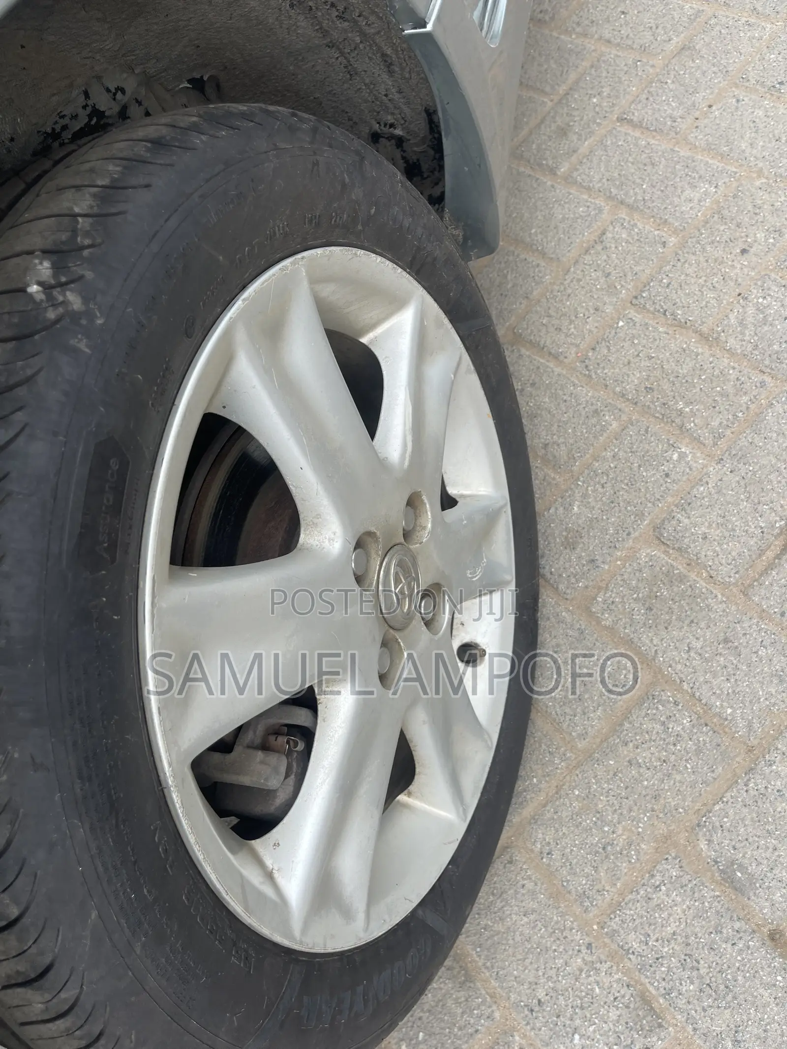 Toyota Yaris Base Hatchback 5dr 2011 Gray