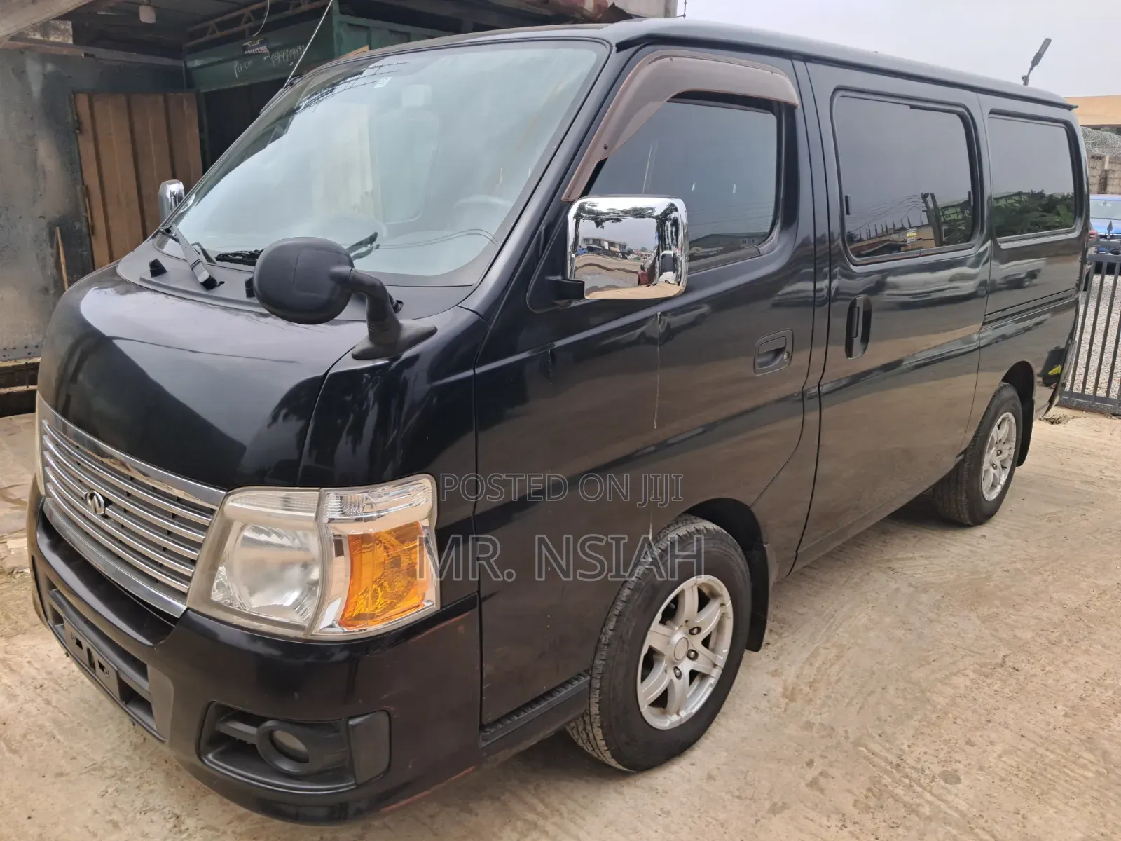 Nissan Caravan (Urvan) 2010 Black