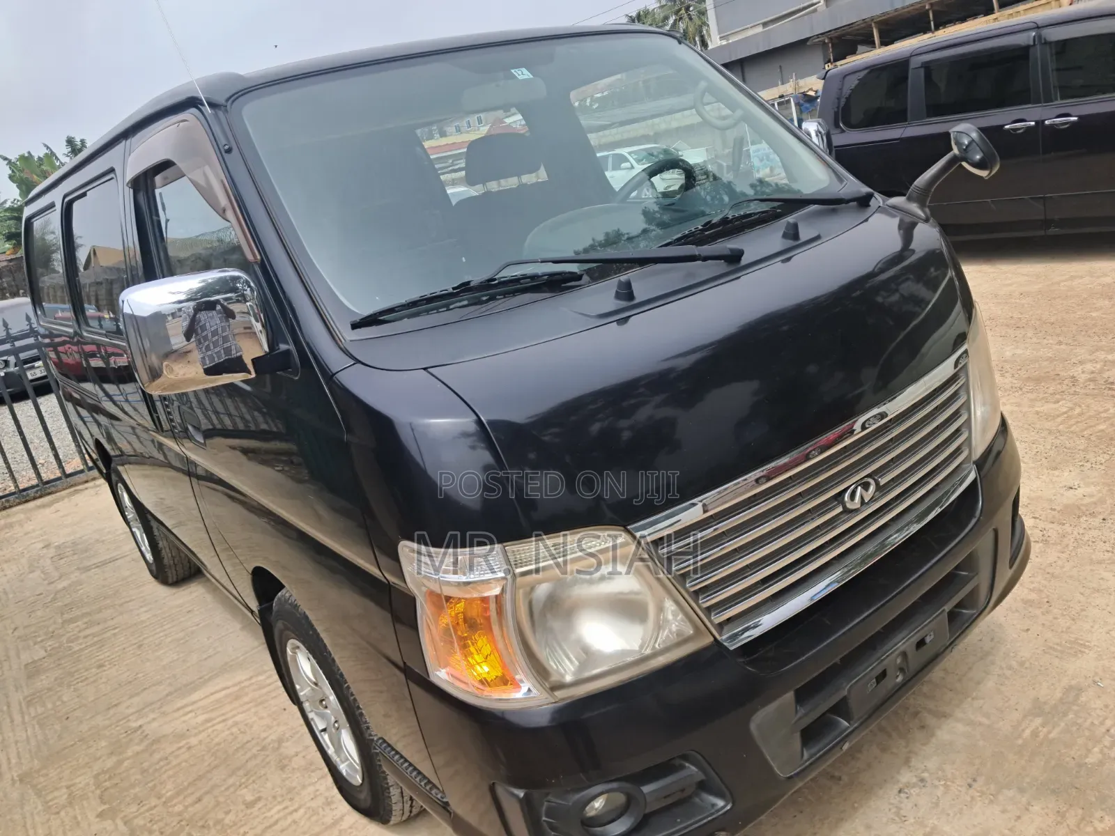 Nissan Caravan (Urvan) 2010 Black