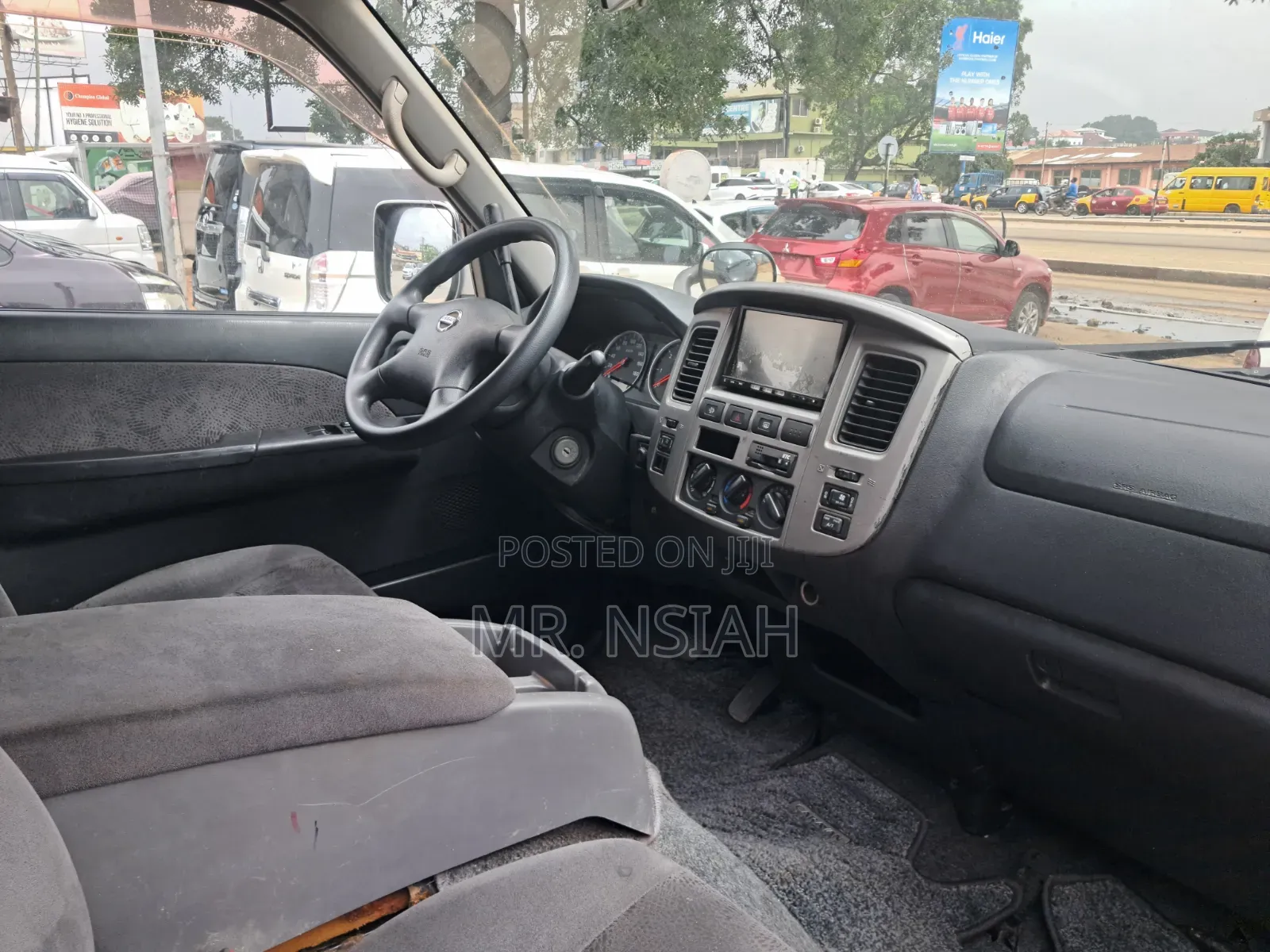 Nissan Caravan (Urvan) 2010 Black