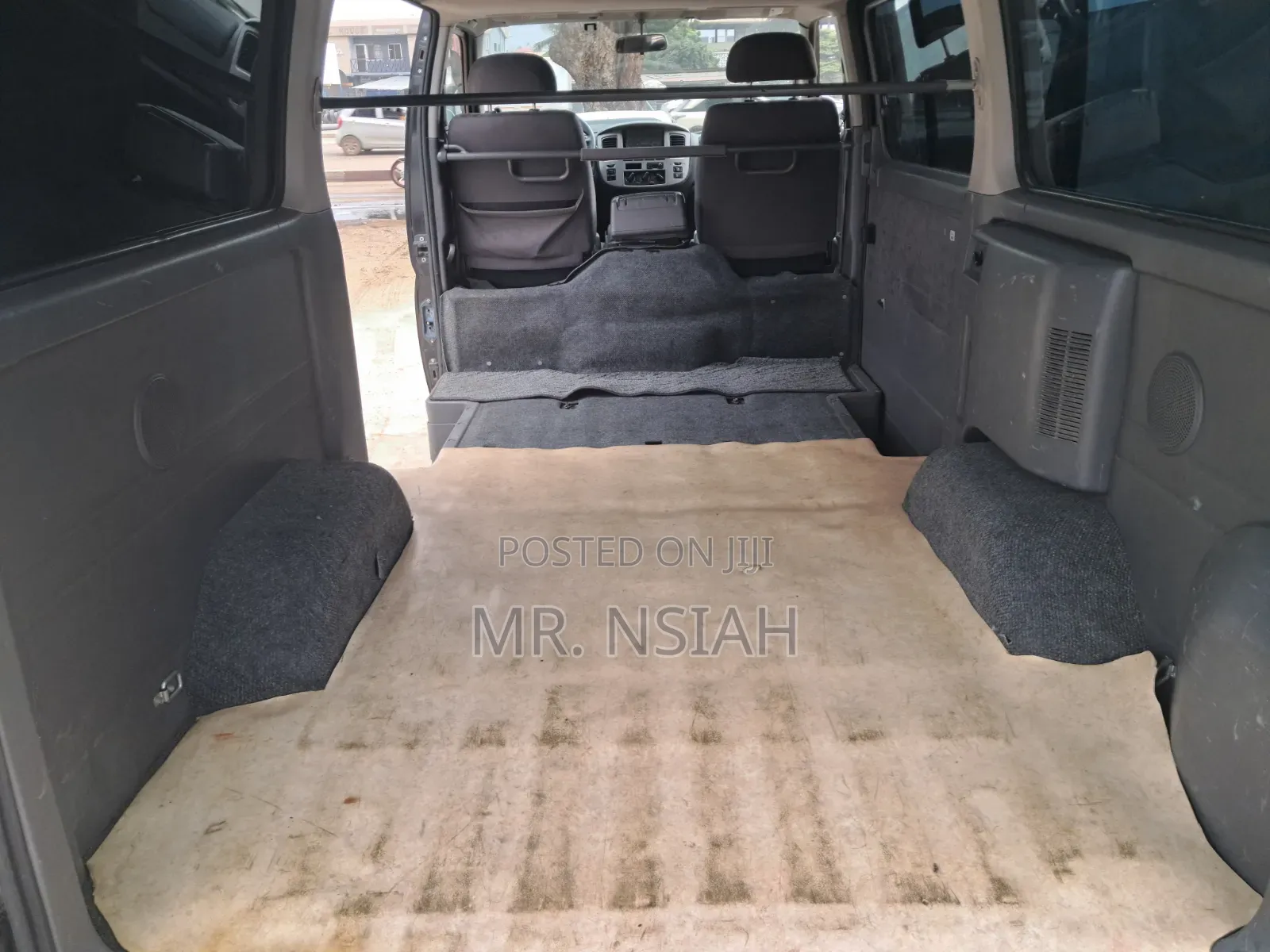 Nissan Caravan (Urvan) 2010 Black