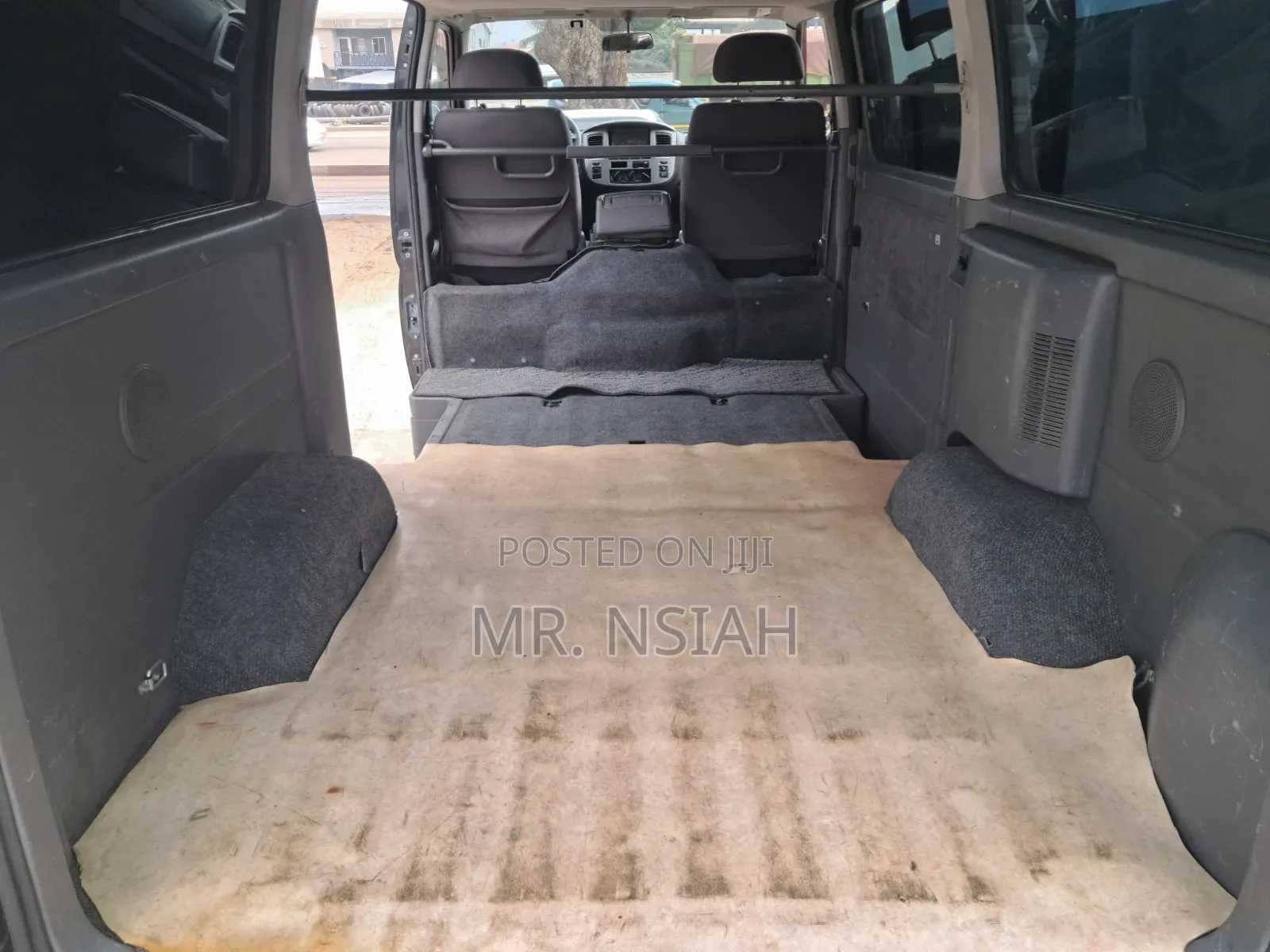 Nissan Caravan (Urvan) 2010 Black