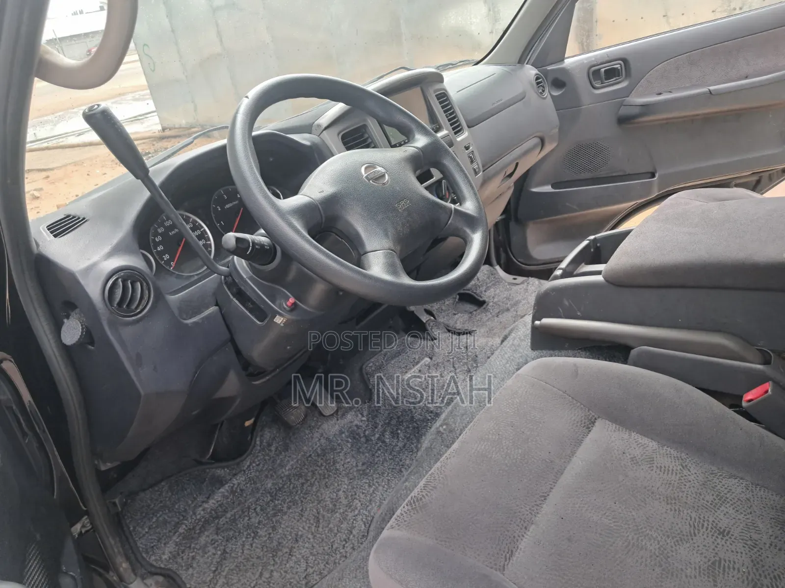 Nissan Caravan (Urvan) 2010 Black
