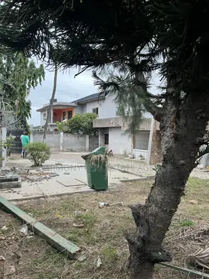 4bdrm House in Abofu for sale